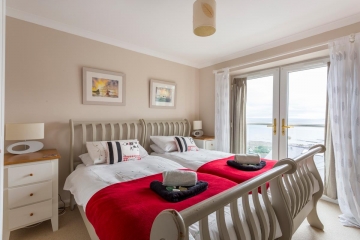 Twin Bed room